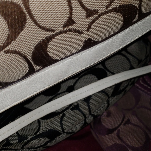 ⏳coach wristlet gently used 🎯 - Picture 6 of 6